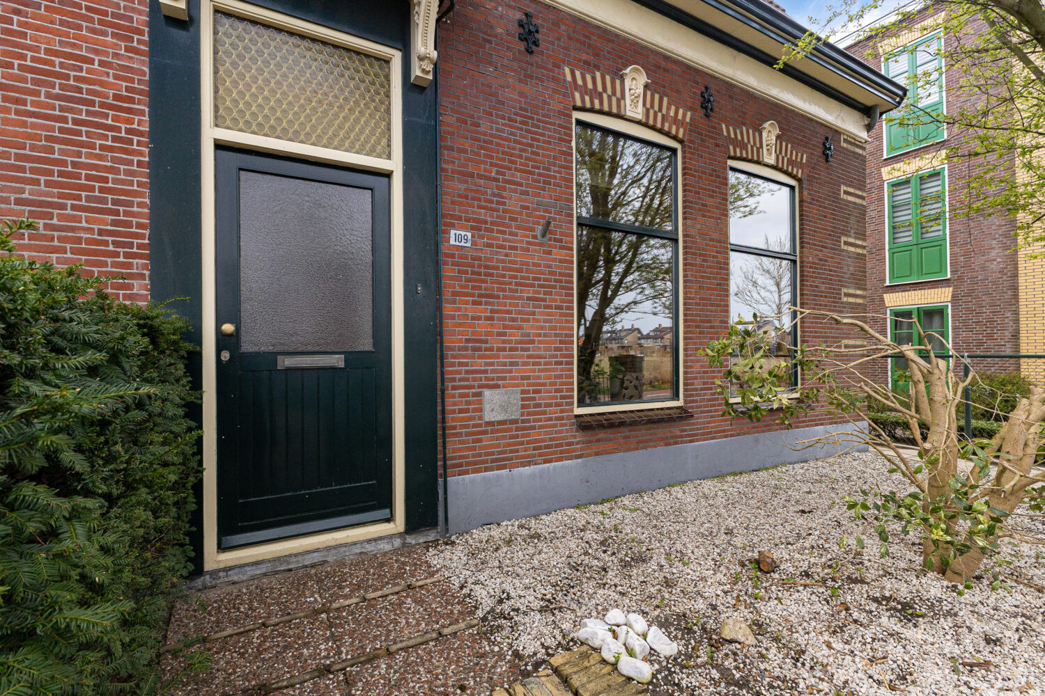 Twee-onder-één-kap te koop: Wilhelminalaan 109, Hillegom