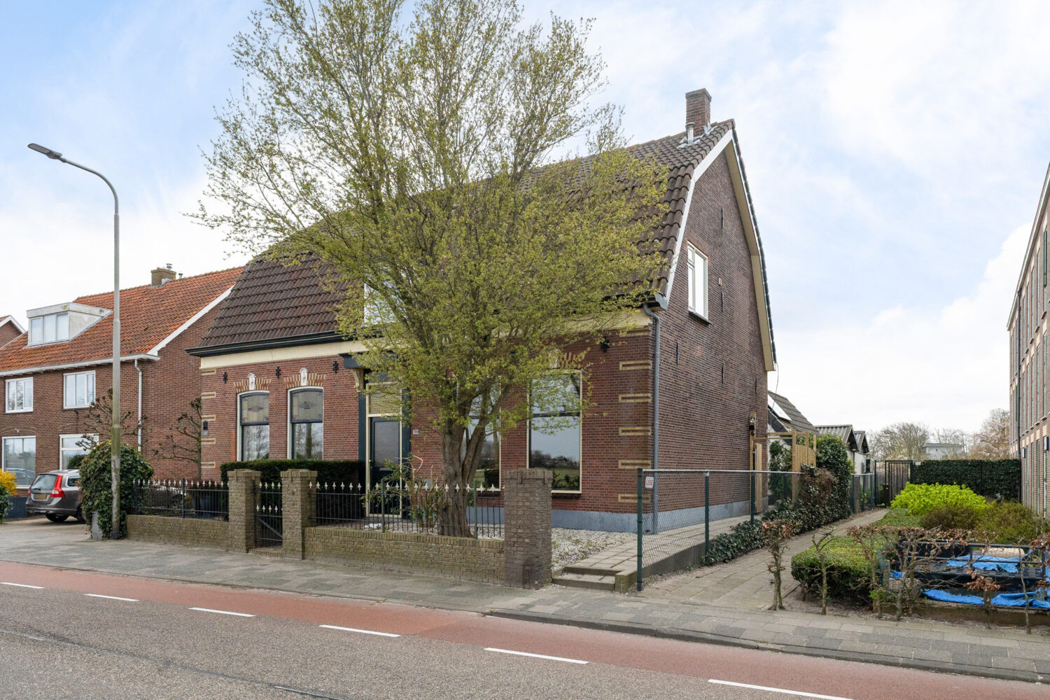 Twee-onder-één-kap te koop: Wilhelminalaan 109, Hillegom