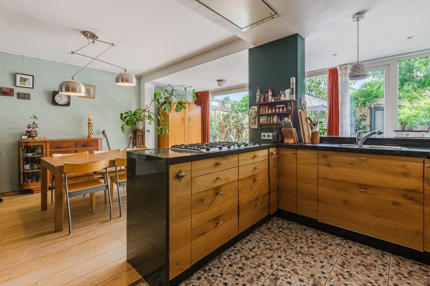 Tussenwoning te koop: Singel 27, Hillegom