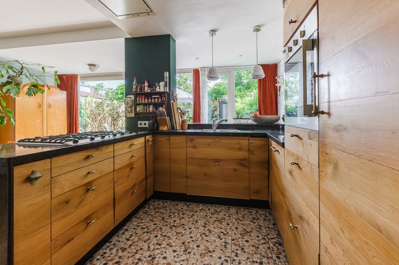 Tussenwoning te koop: Singel 27, Hillegom