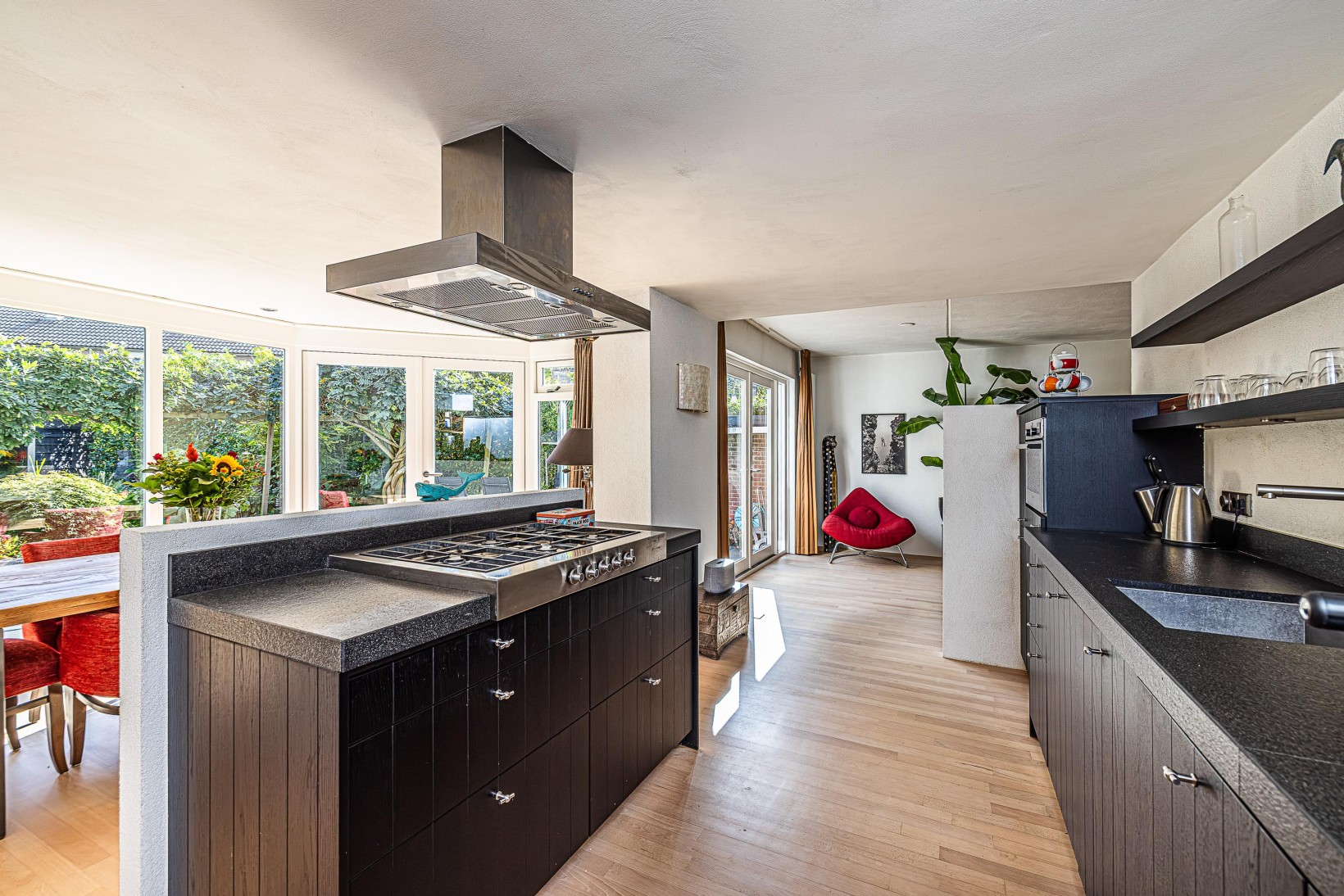 Tussenwoning te koop: Huygenswende 10, Hillegom