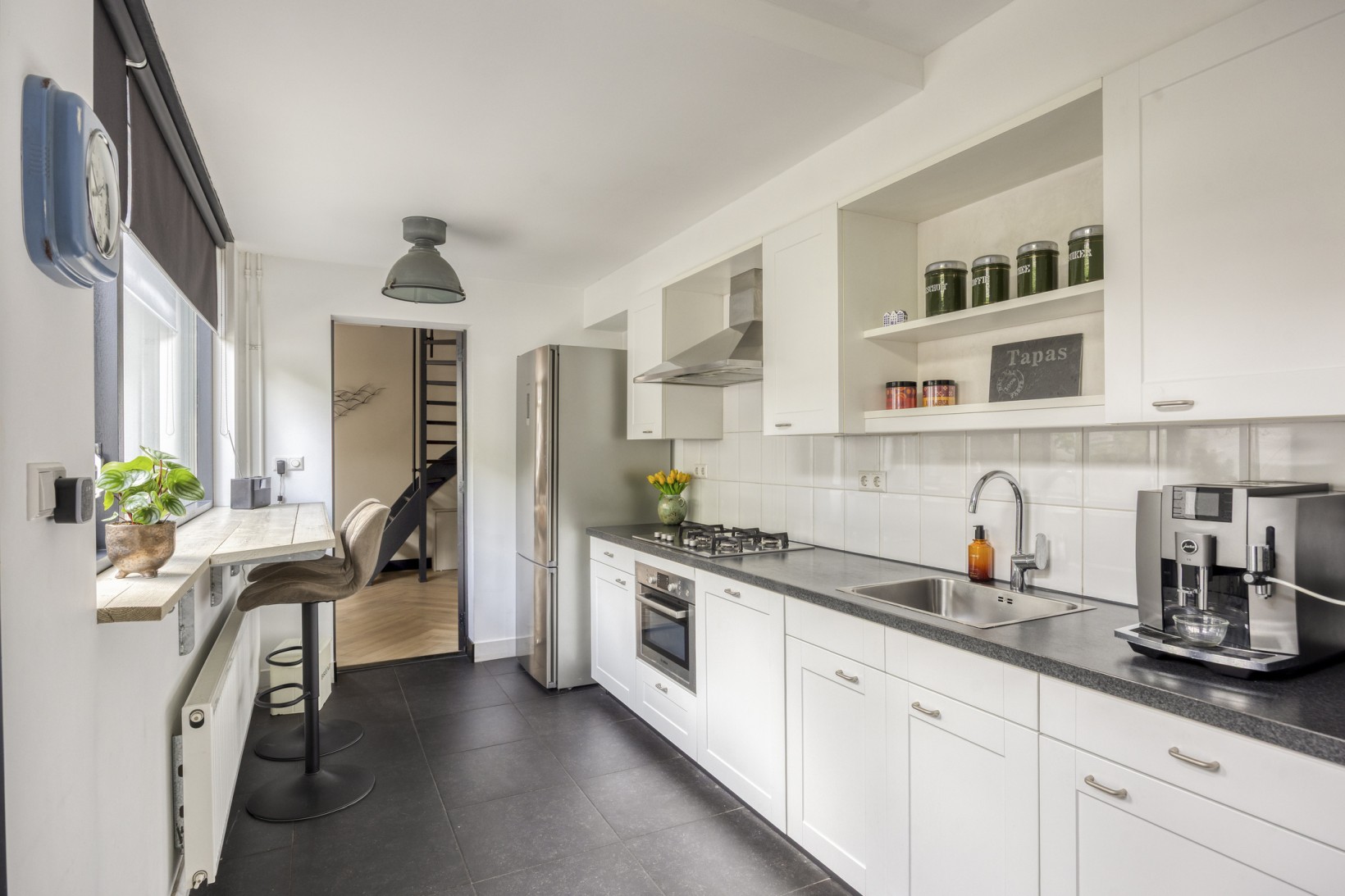 Tussenwoning te koop: Maerten Trompstraat 2, Hillegom
