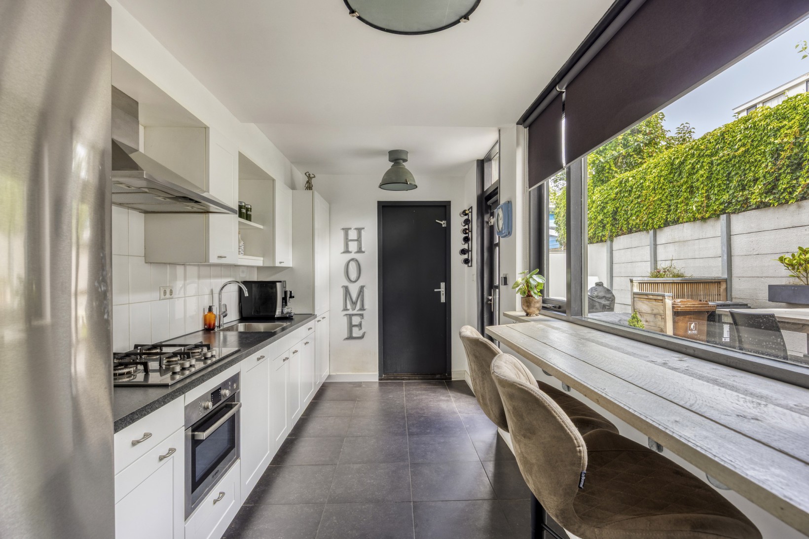 Tussenwoning te koop: Maerten Trompstraat 2, Hillegom
