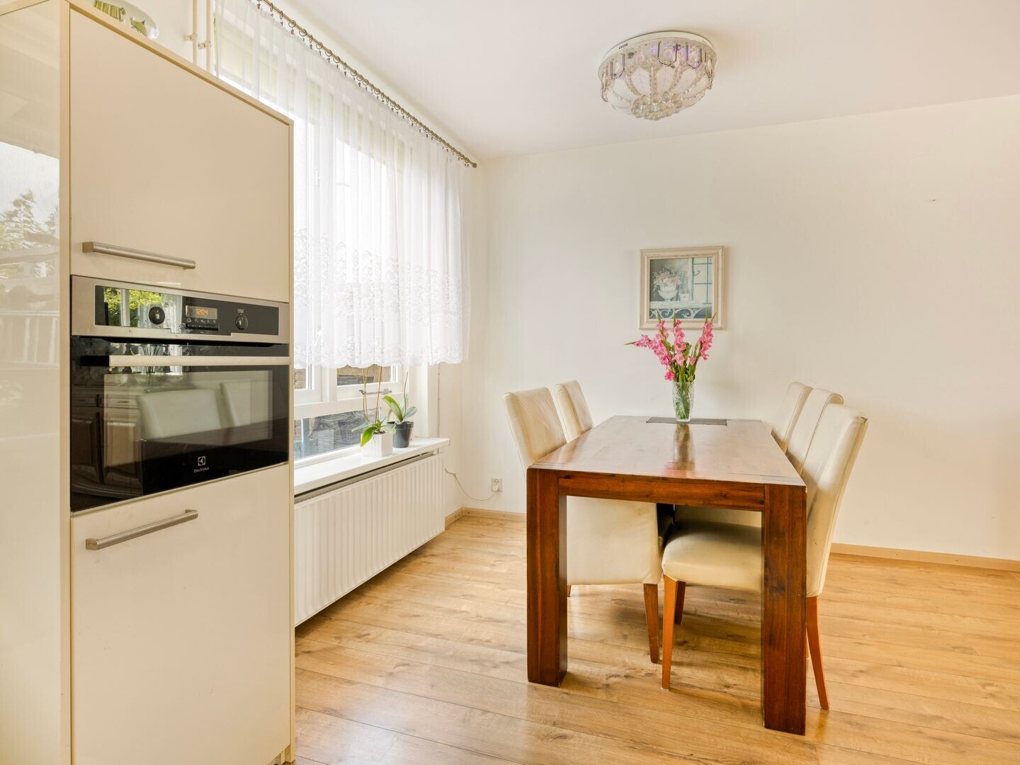 Tussenwoning te koop: Michiel de Ruyterstraat 81, Hillegom