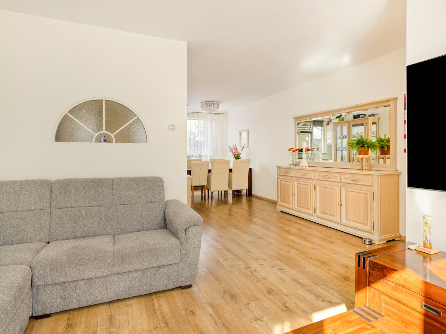 Tussenwoning te koop: Michiel de Ruyterstraat 81, Hillegom