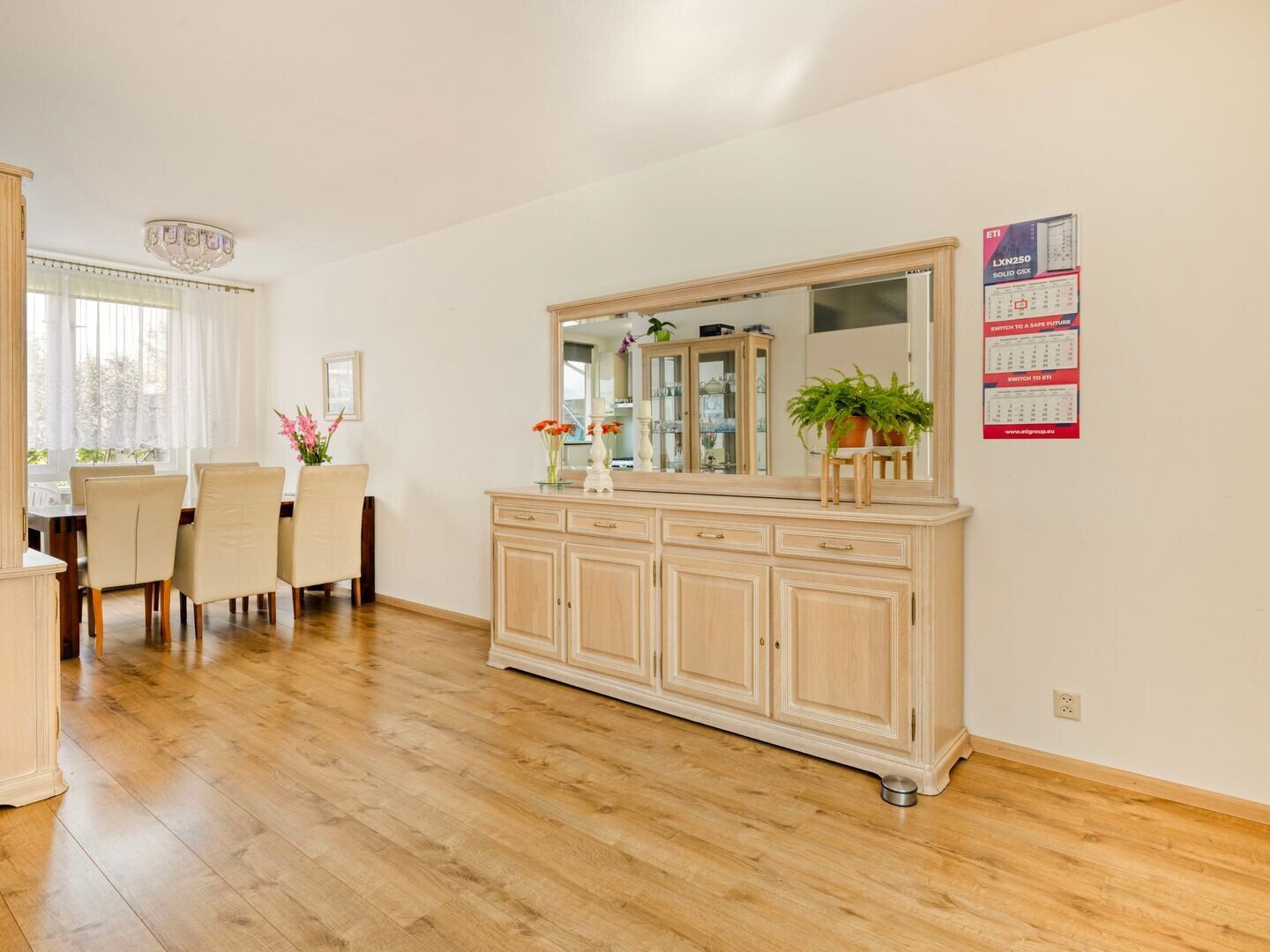 Tussenwoning te koop: Michiel de Ruyterstraat 81, Hillegom