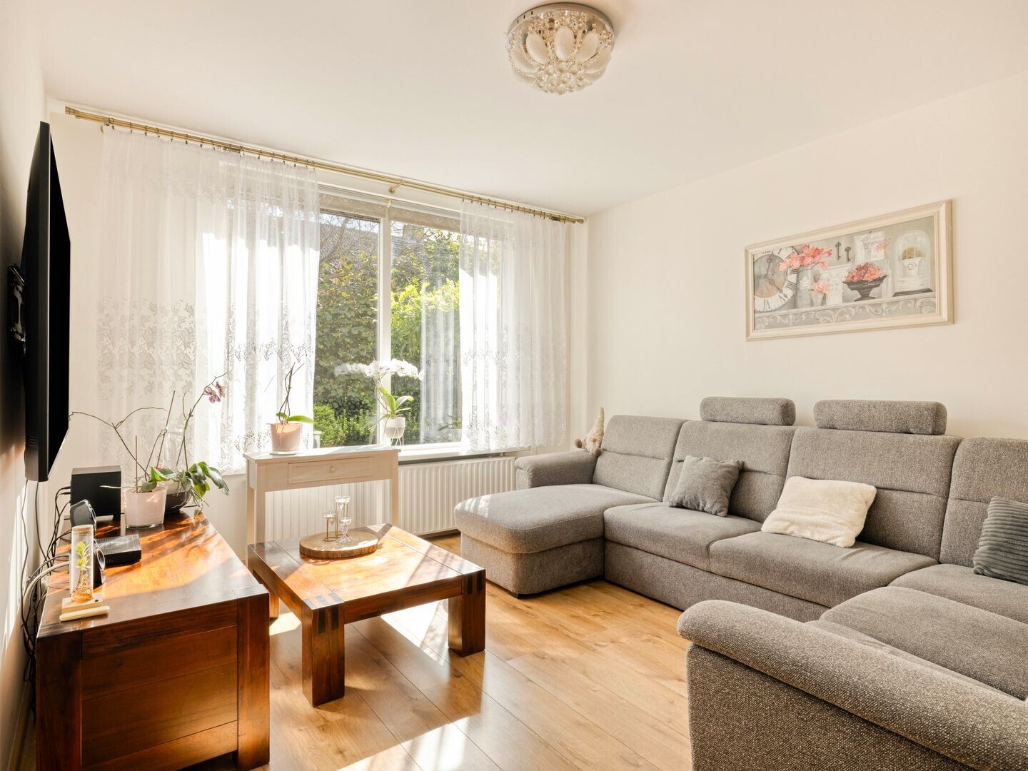 Tussenwoning te koop: Michiel de Ruyterstraat 81, Hillegom