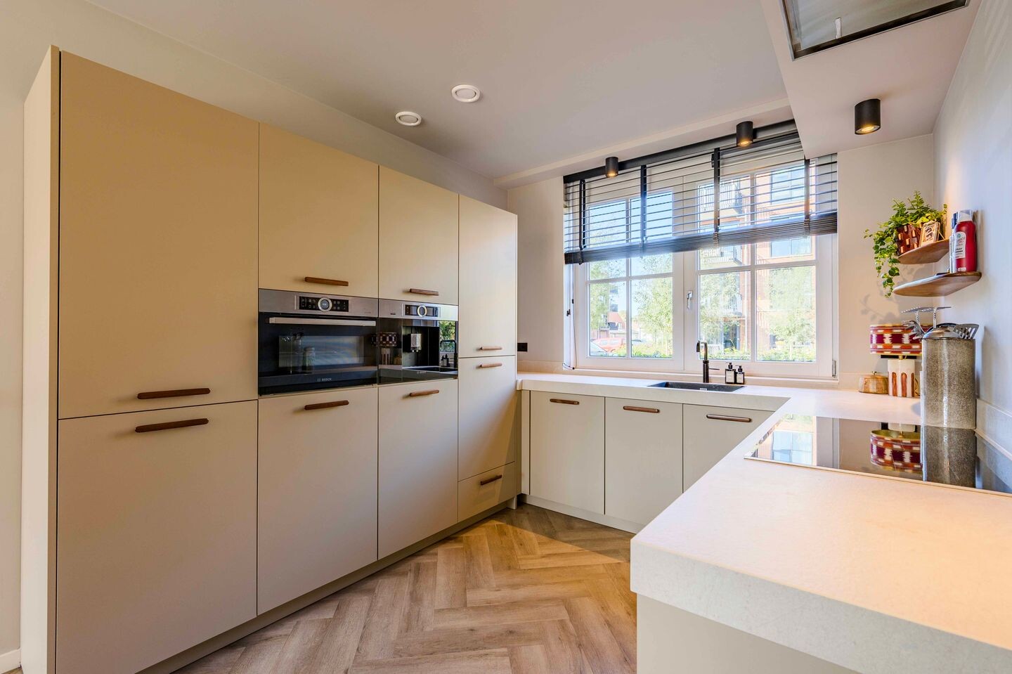 Hoekwoning te koop: Kostverloren 13, Noordwijk