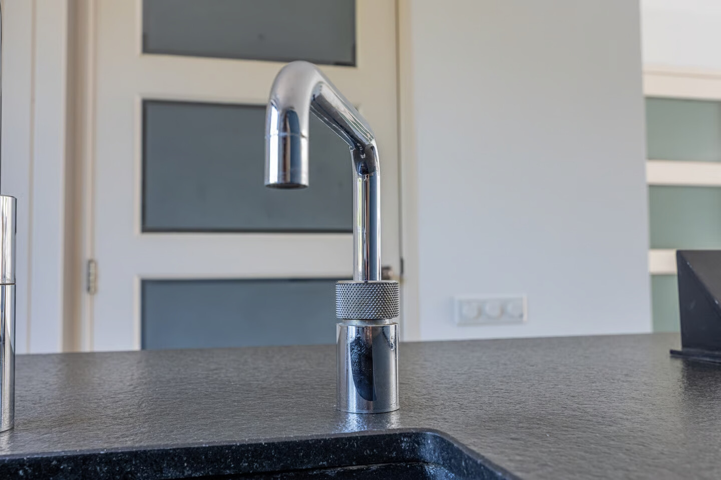 Tussenwoning te koop: Foeliehof 18, Voorhout
