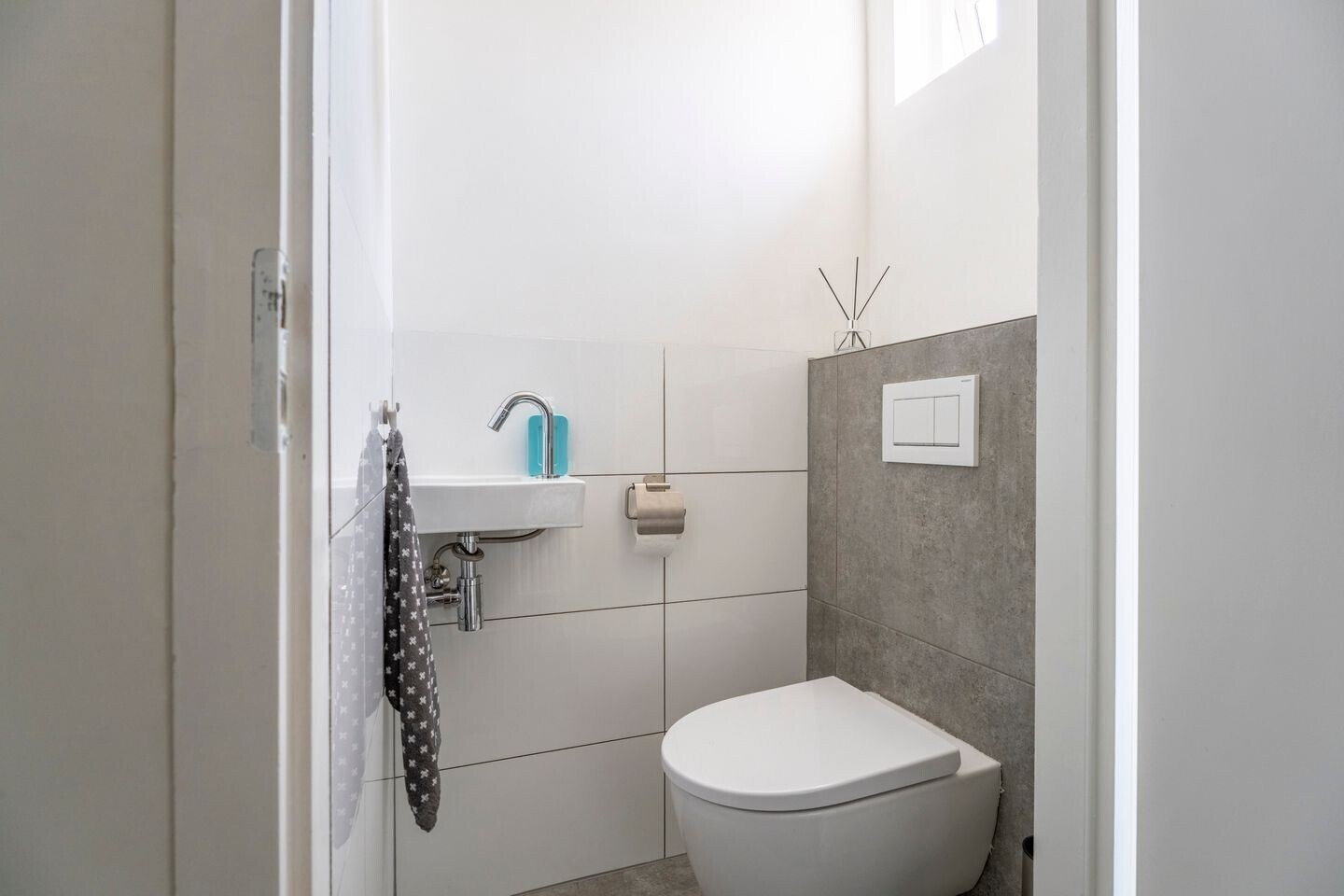 Tussenwoning te koop: Schoonoord 94, Voorhout