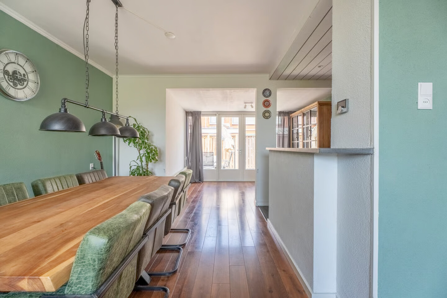 Tussenwoning te koop: Schoonoord 94, Voorhout