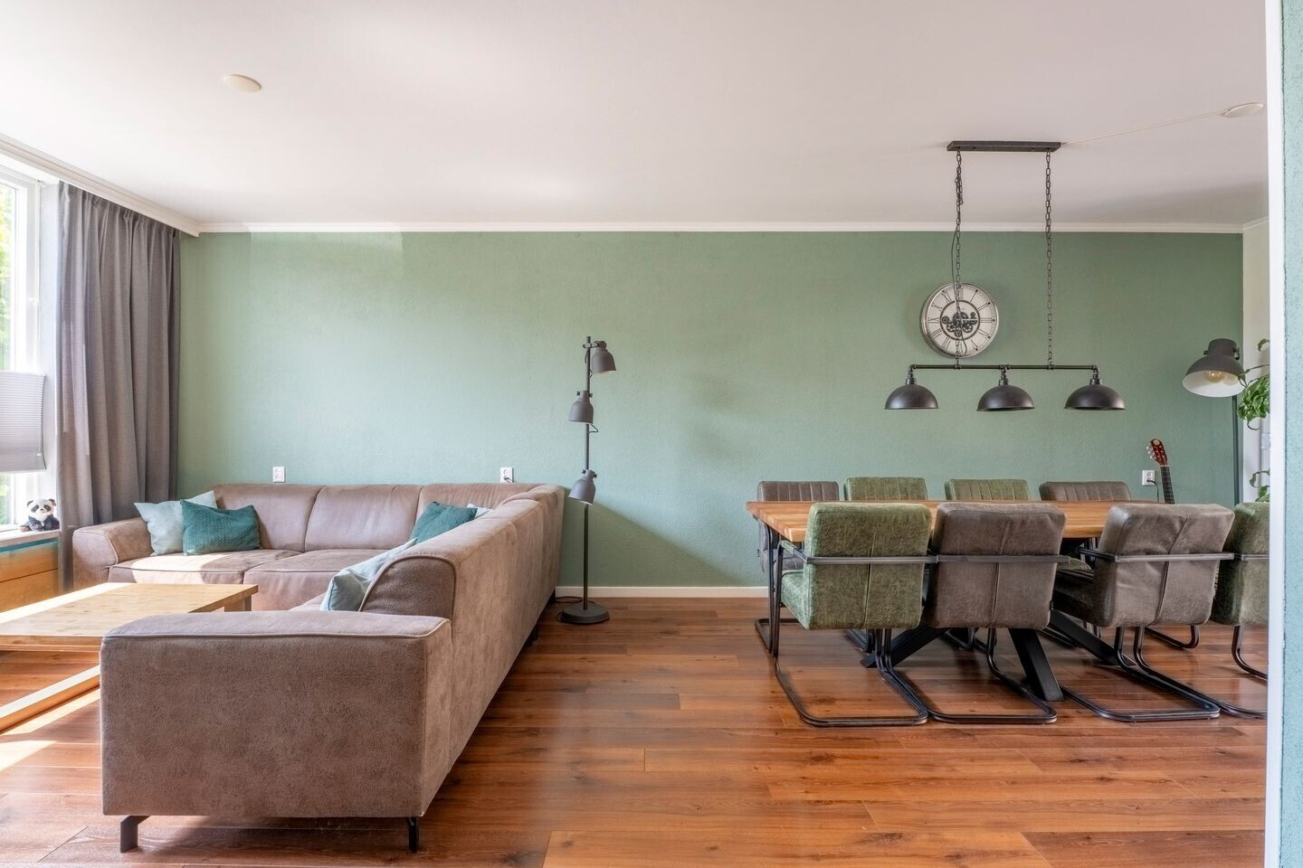Tussenwoning te koop: Schoonoord 94, Voorhout