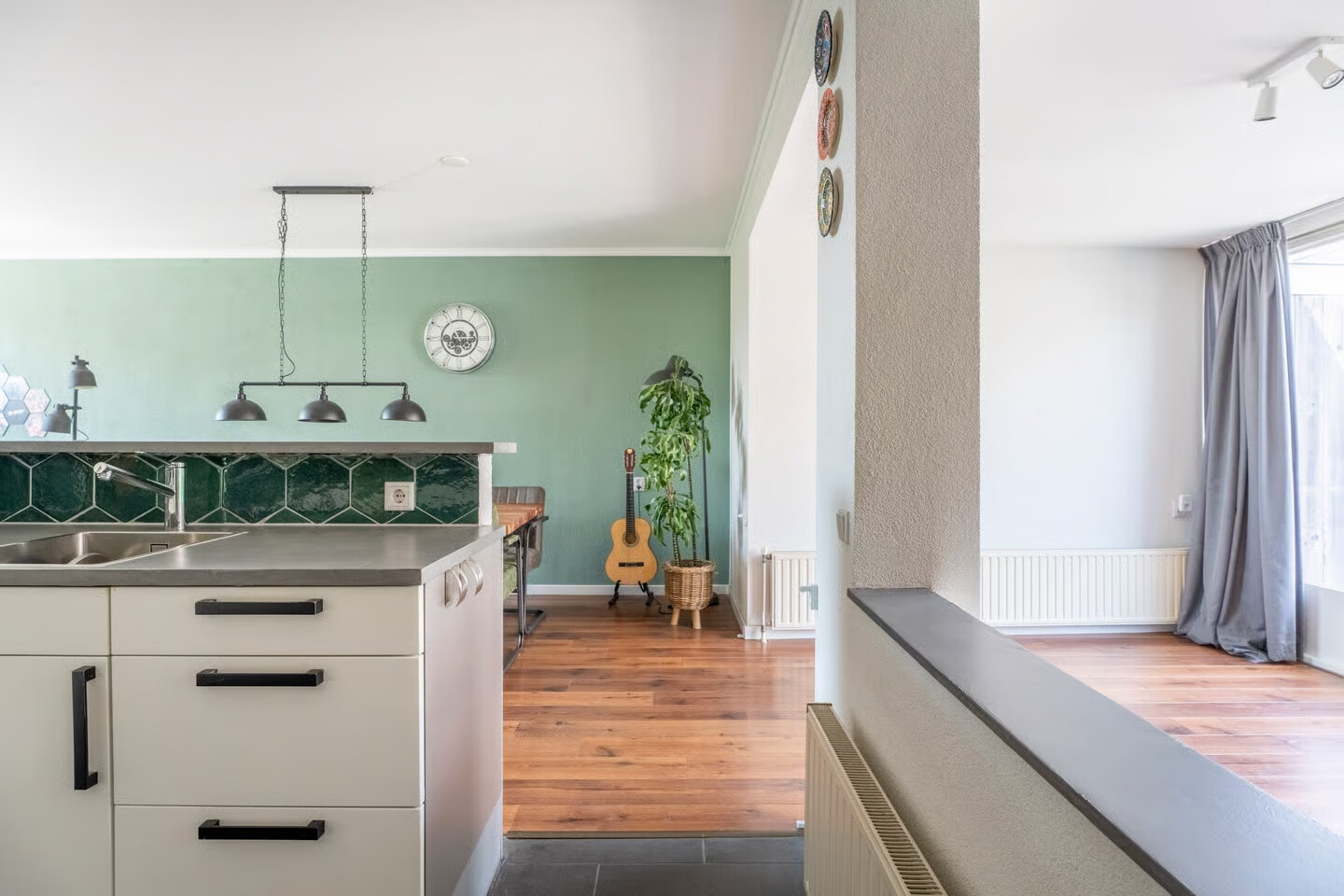 Tussenwoning te koop: Schoonoord 94, Voorhout