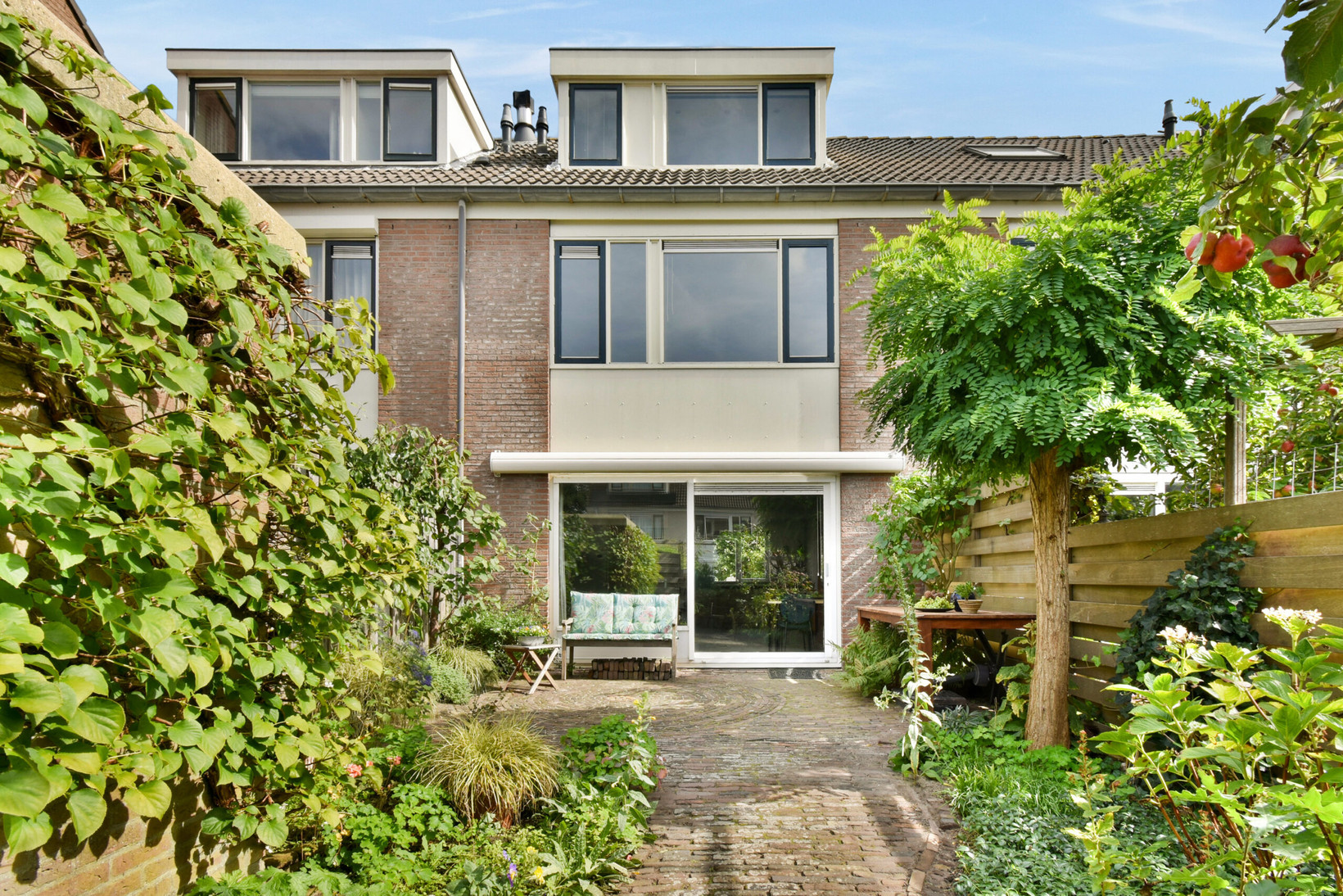 Tussenwoning te koop: Schorrekruidweg 43, Voorhout
