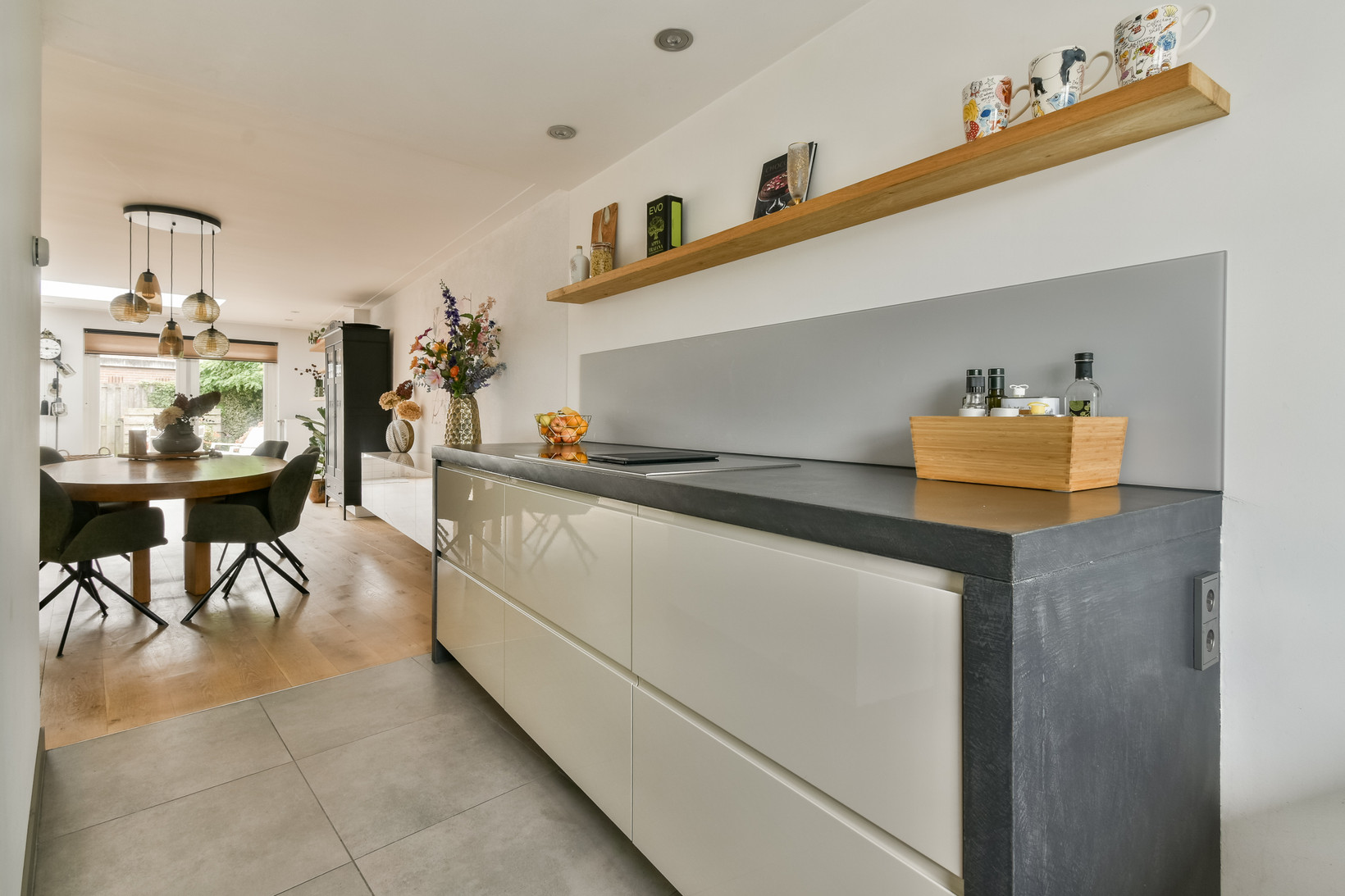 Tussenwoning te koop: Bleihof 75, Voorhout