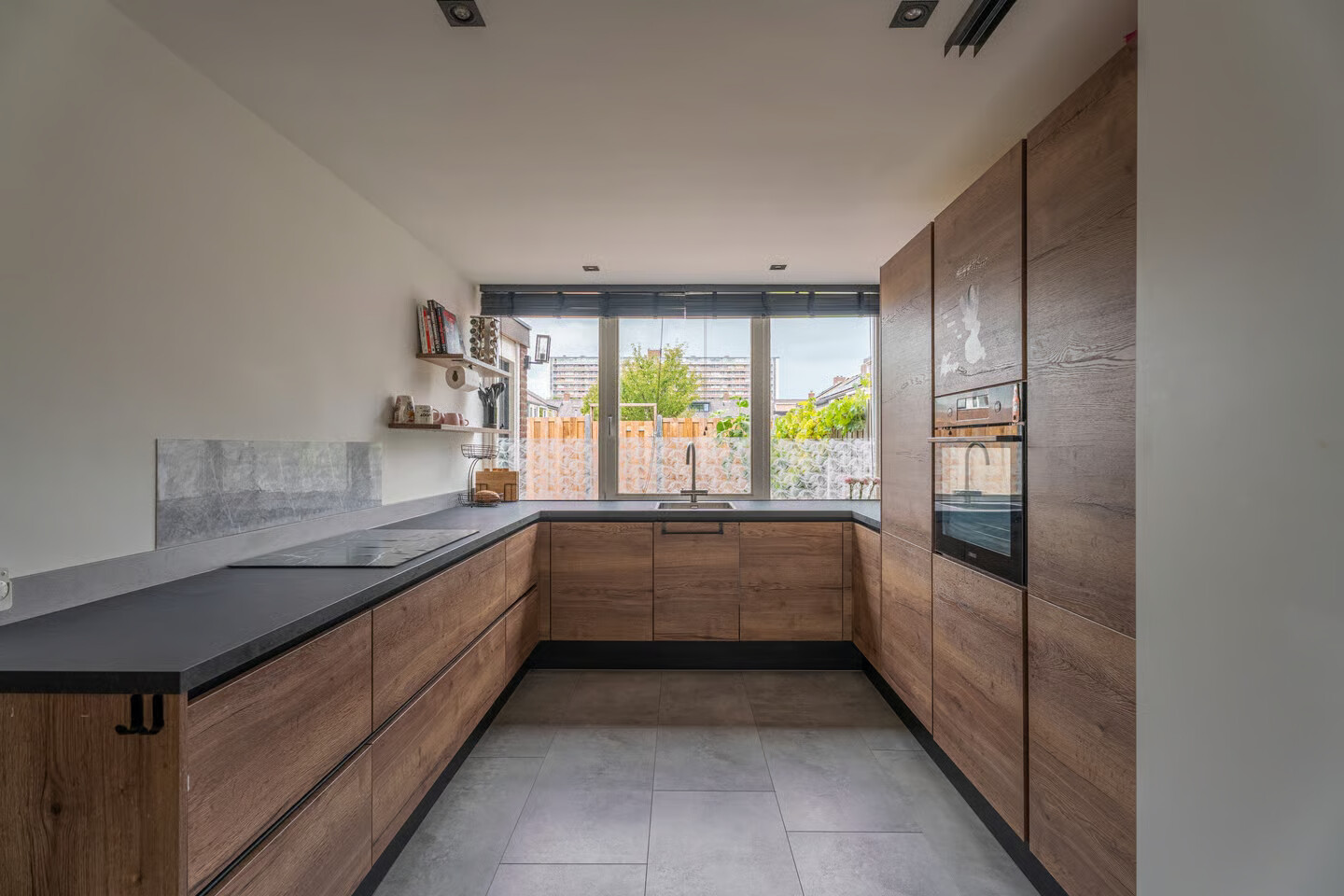 Hoekwoning te koop: Boshuysenstraat 12, Katwijk