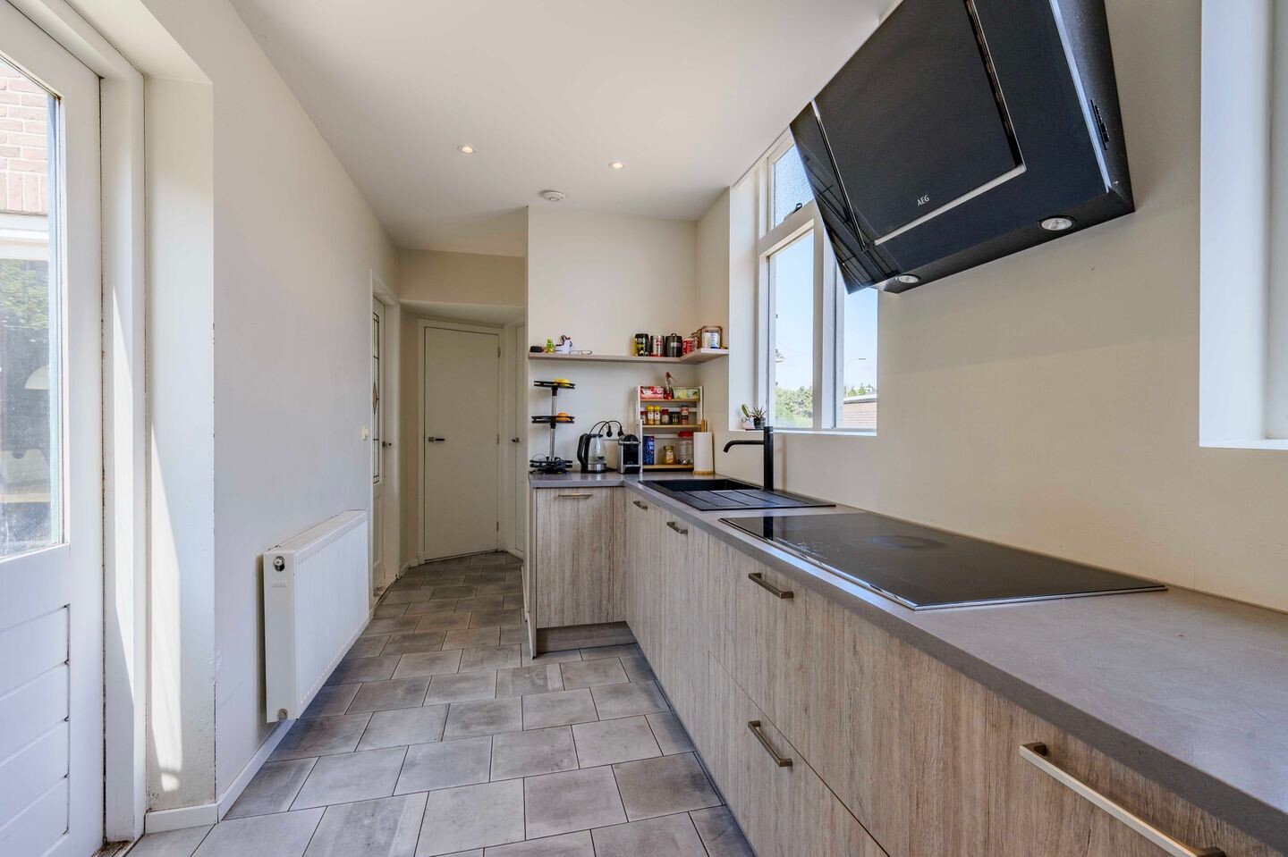 Twee-onder-één-kap te koop: Molentuinweg 7, Katwijk