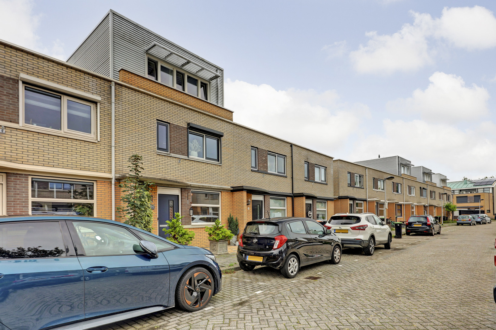 Tussenwoning te koop: Slangekruid 21, Katwijk