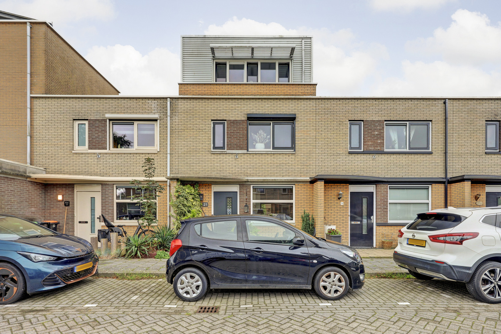 Tussenwoning te koop: Slangekruid 21, Katwijk