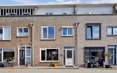 Buitensluis. 15