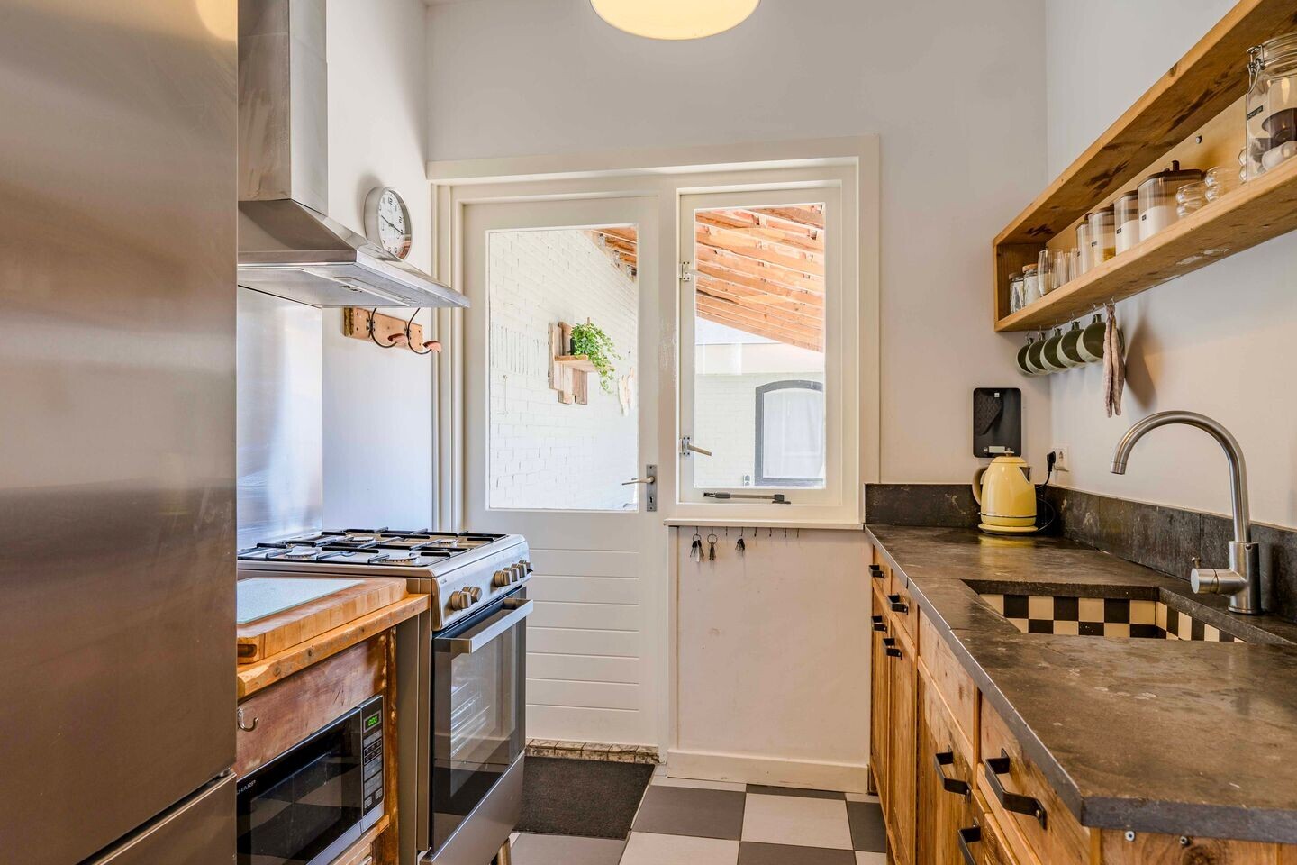 Tussenwoning te koop: Adrianastraat 57, Katwijk