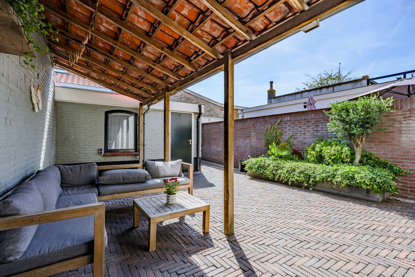 Tussenwoning te koop: Adrianastraat 57, Katwijk