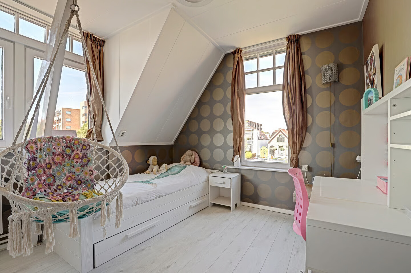 Hoekwoning te koop: Rijnsburgerweg 160, Rijnsburg