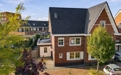 Tusschen beide Wegen 3