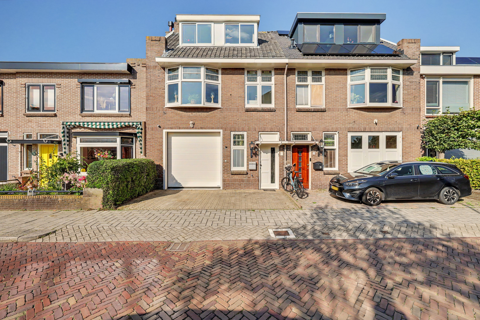Tussenwoning te koop: Burgemeester Meijboomstraat 19, Rijnsburg