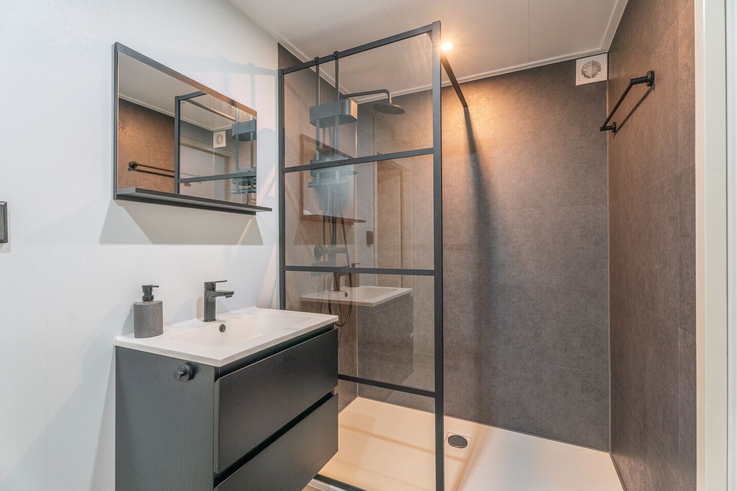Hoekwoning te koop: De Schans 9, Rijnsburg