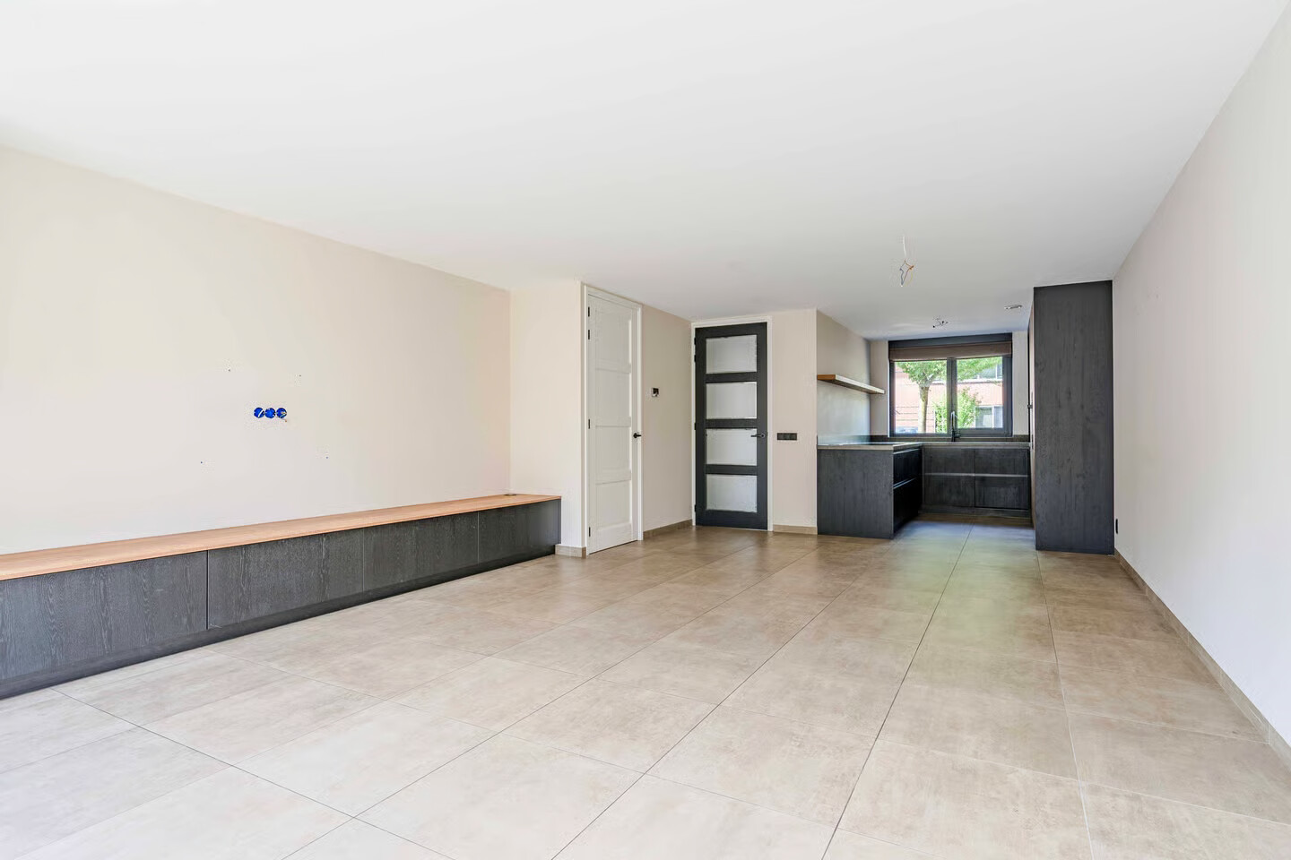Hoekwoning te koop: van der Vliststraat 1, Rijnsburg