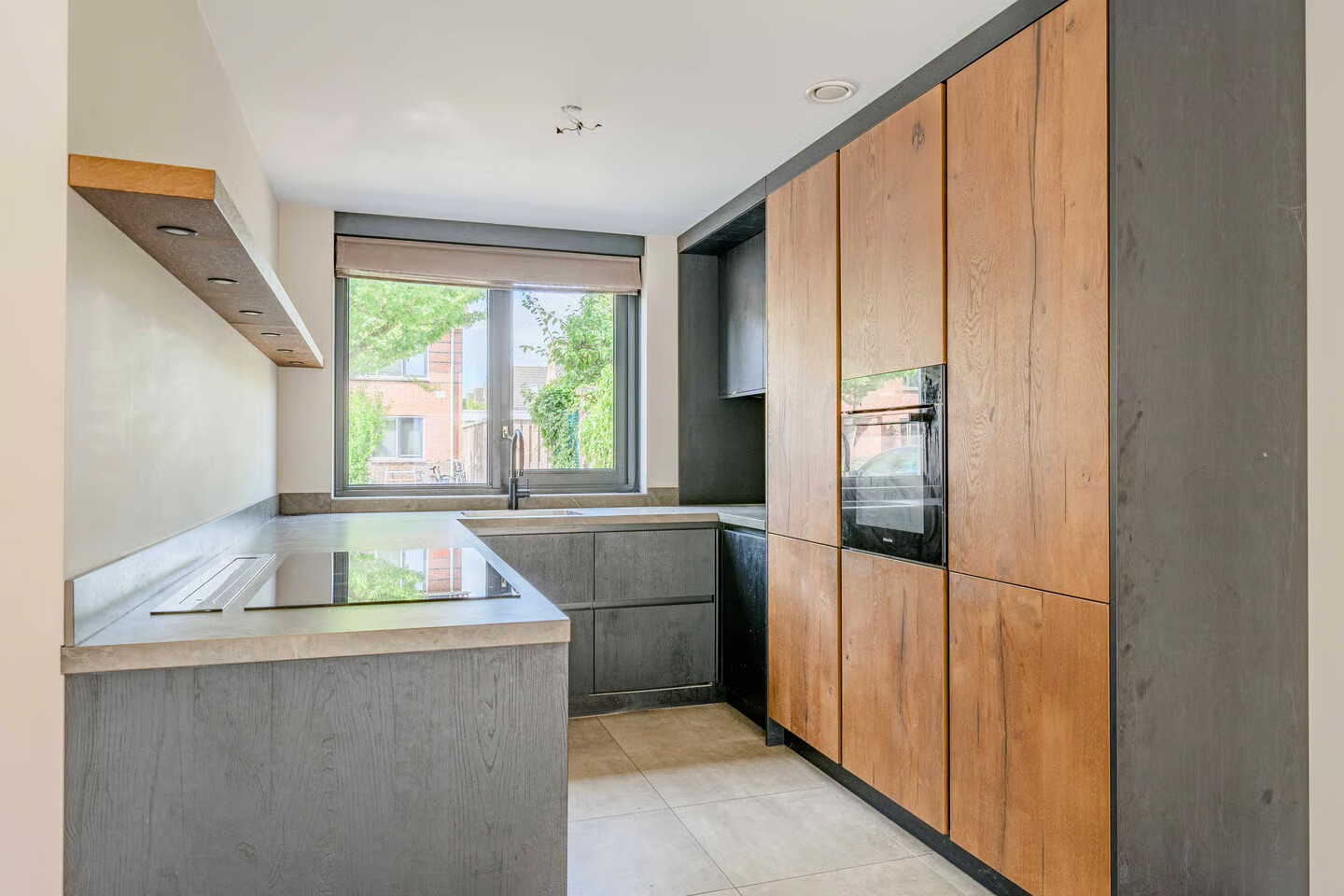 Hoekwoning te koop: van der Vliststraat 1, Rijnsburg