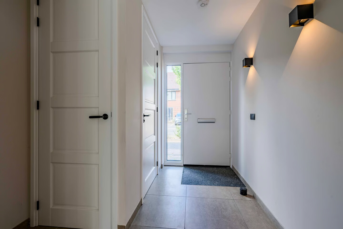 Hoekwoning te koop: van der Vliststraat 1, Rijnsburg