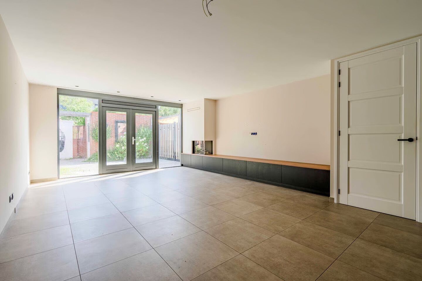 Hoekwoning te koop: van der Vliststraat 1, Rijnsburg