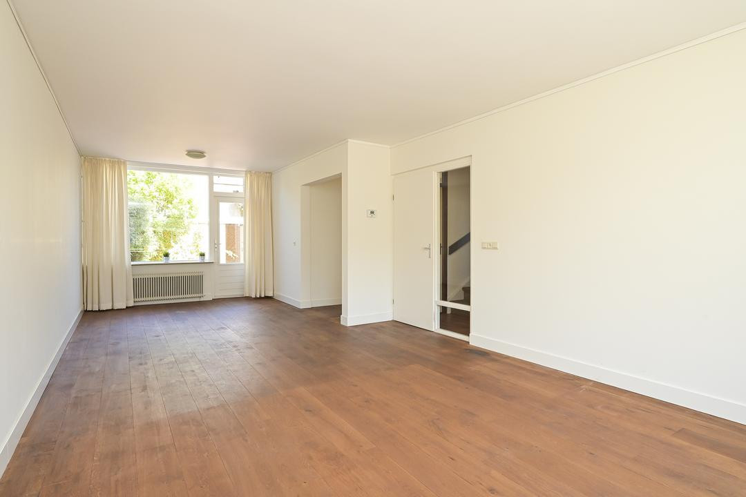 Tussenwoning te koop: Van Polanenpark 49, Wassenaar