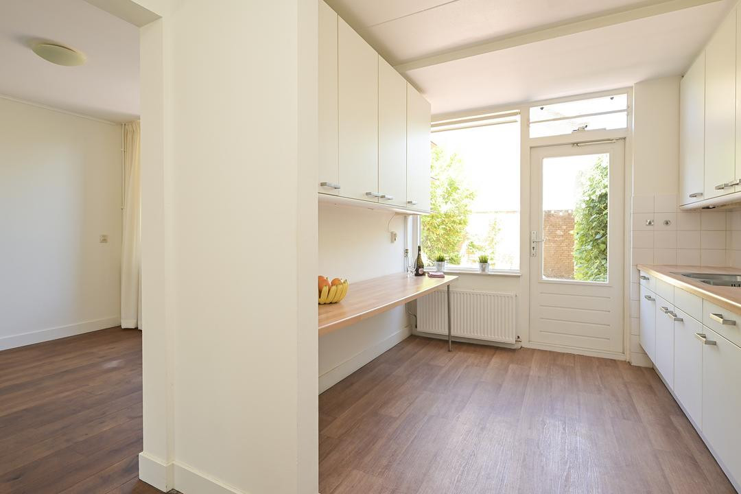 Tussenwoning te koop: Van Polanenpark 49, Wassenaar