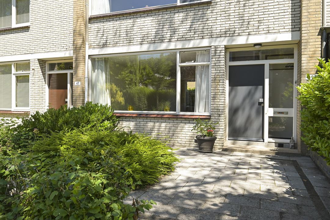 Tussenwoning te koop: Van Polanenpark 49, Wassenaar