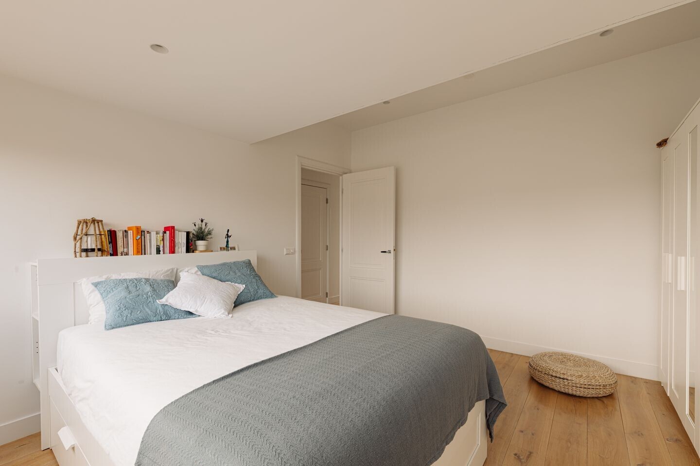 Tussenwoning te koop: Van Zuylen van Nijeveltstraat 278, Wassenaar
