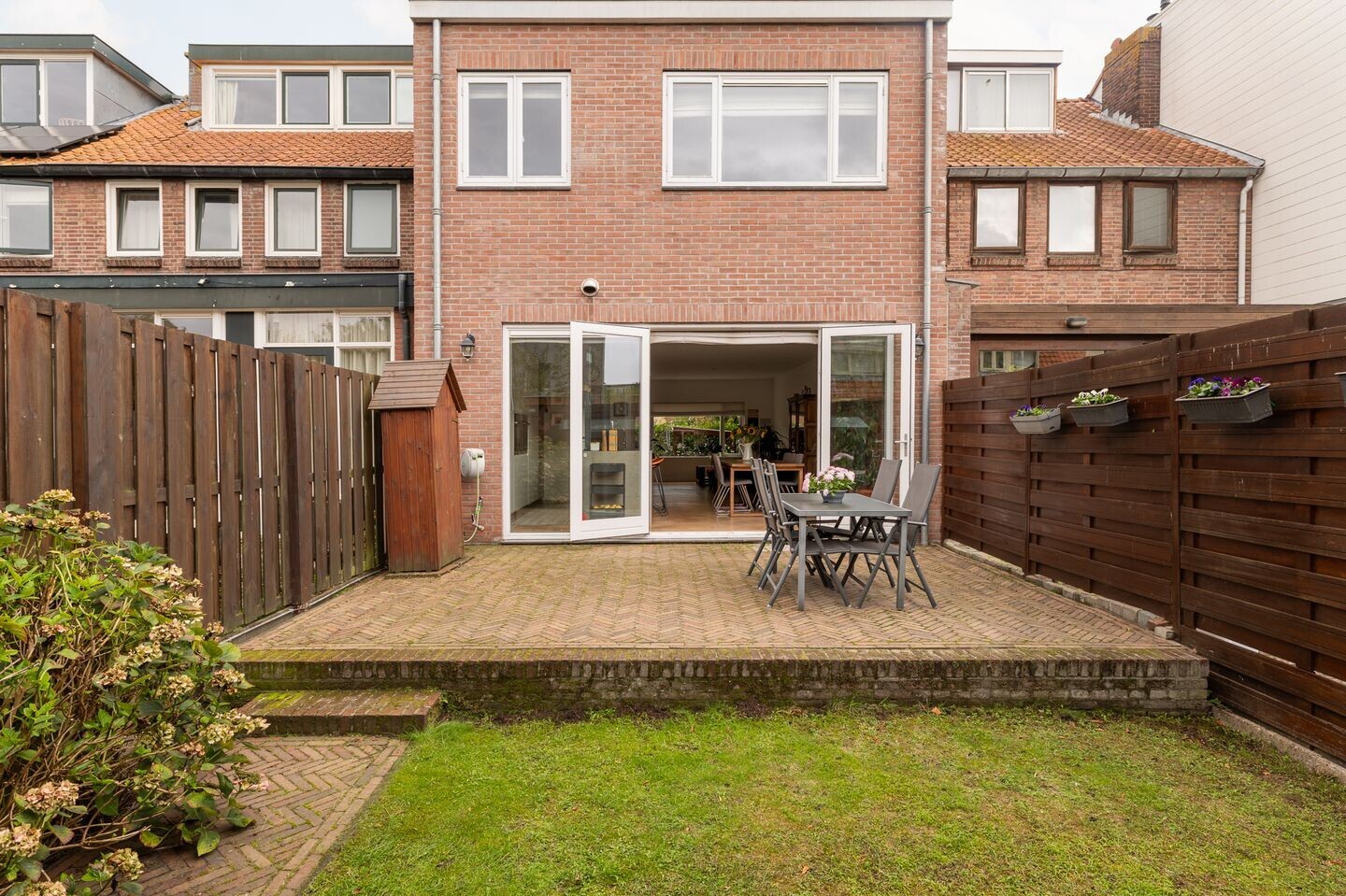 Tussenwoning te koop: Van Zuylen van Nijeveltstraat 278, Wassenaar