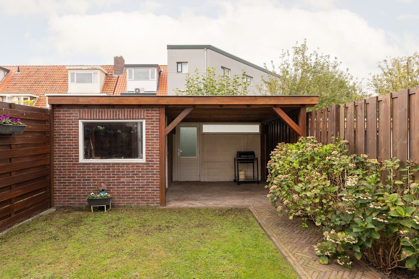 Tussenwoning te koop: Van Zuylen van Nijeveltstraat 278, Wassenaar