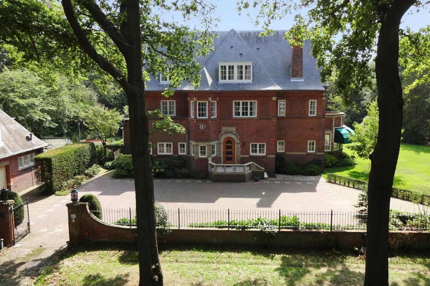 Vrijstaande woning te koop: Schouwweg 107, Wassenaar