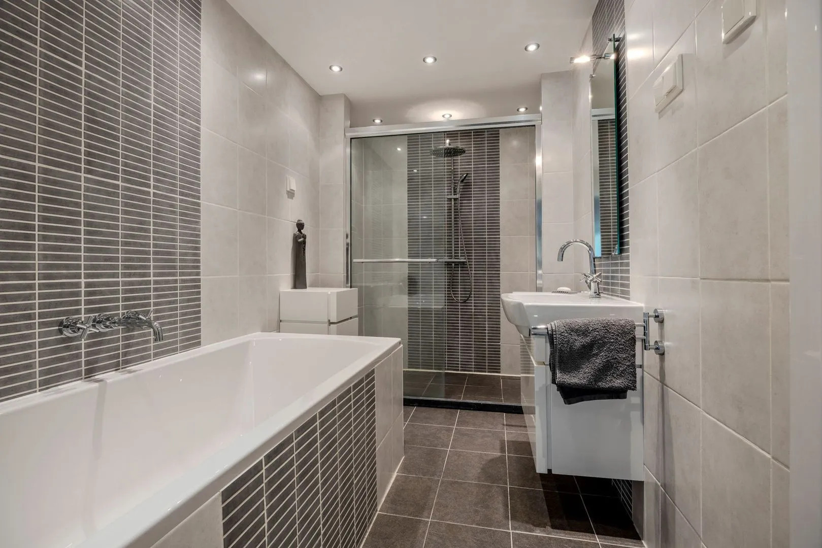 Hoekwoning te koop: Roucooppark 1, Voorschoten