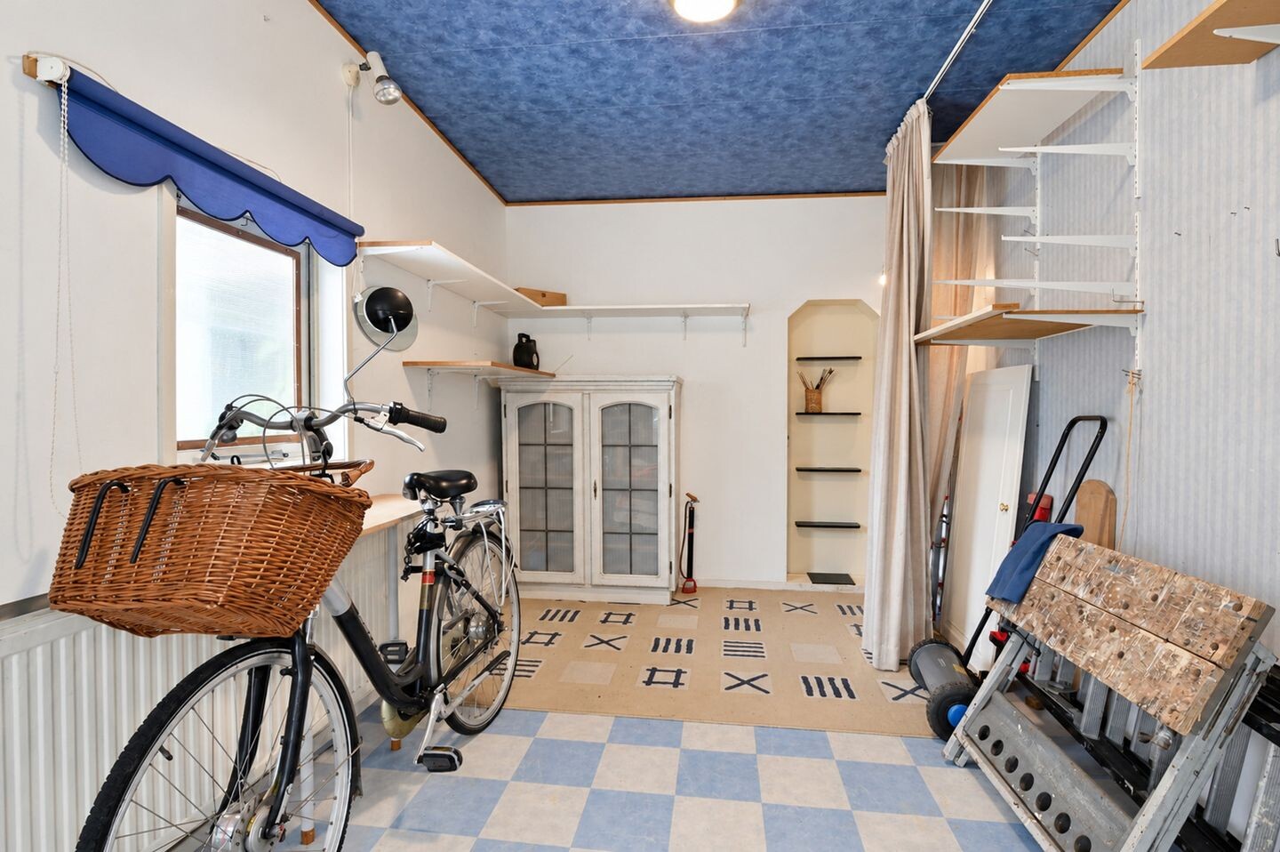 Tussenwoning te koop: Jan Pieterszoon Coenstraat 27, Voorschoten