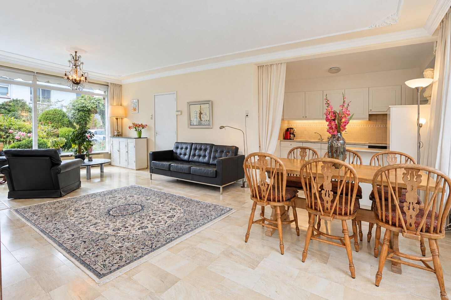 Tussenwoning te koop: Jan Pieterszoon Coenstraat 27, Voorschoten