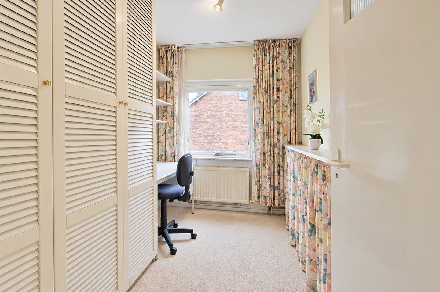 Tussenwoning te koop: Jan Pieterszoon Coenstraat 27, Voorschoten