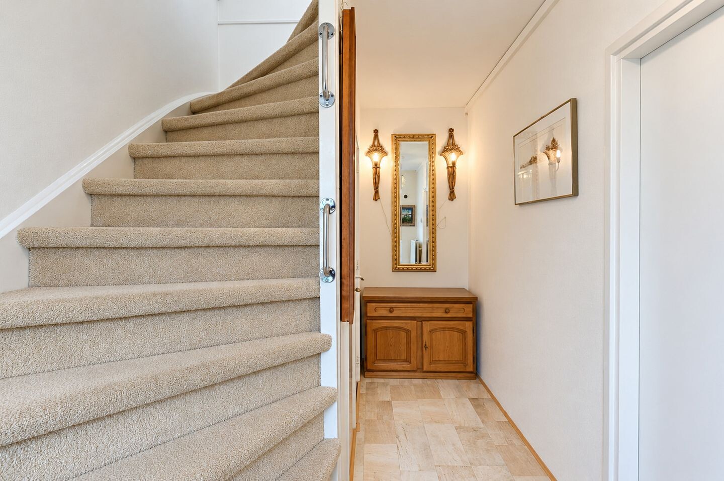 Tussenwoning te koop: Jan Pieterszoon Coenstraat 27, Voorschoten