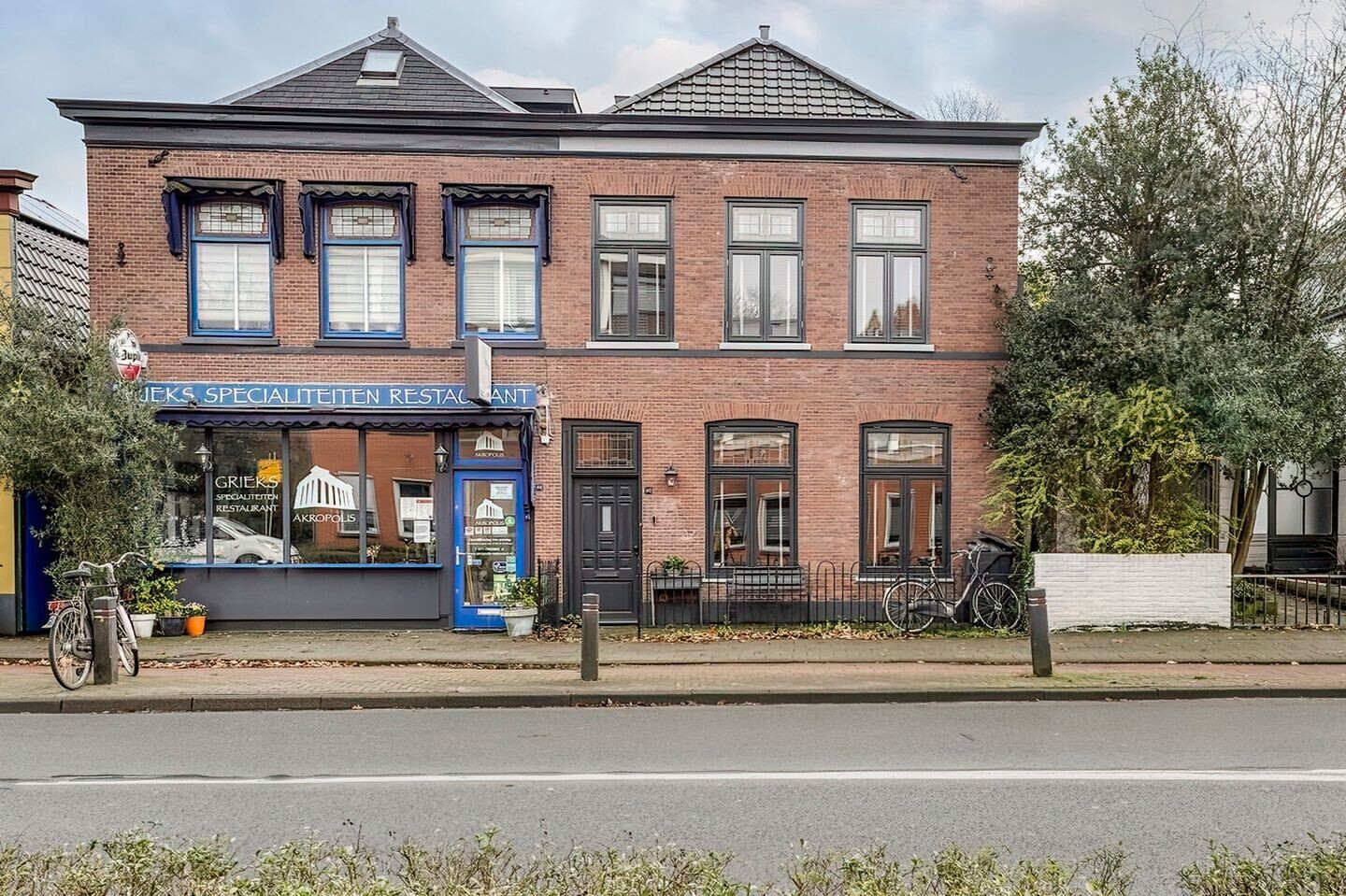 Twee-onder-één-kap te koop: Leidseweg 42, Voorschoten