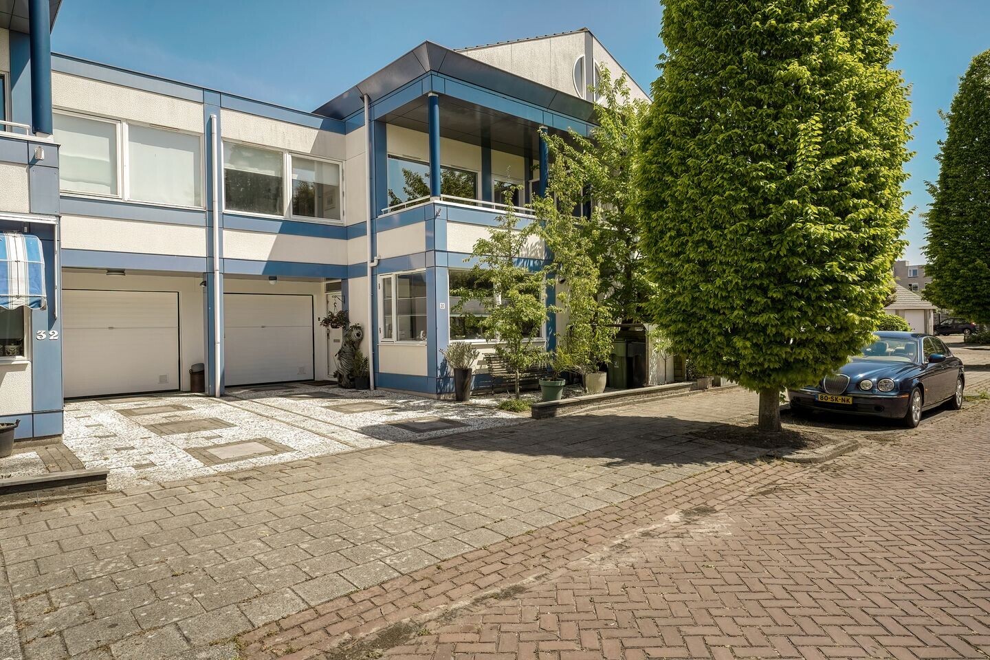 Tussenwoning te koop: Cor van Osnabruggelaan 30, Voorschoten