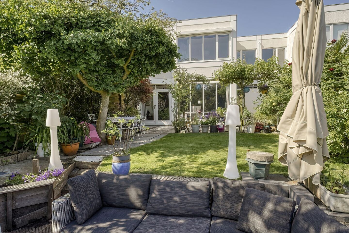 Tussenwoning te koop: Cor van Osnabruggelaan 30, Voorschoten