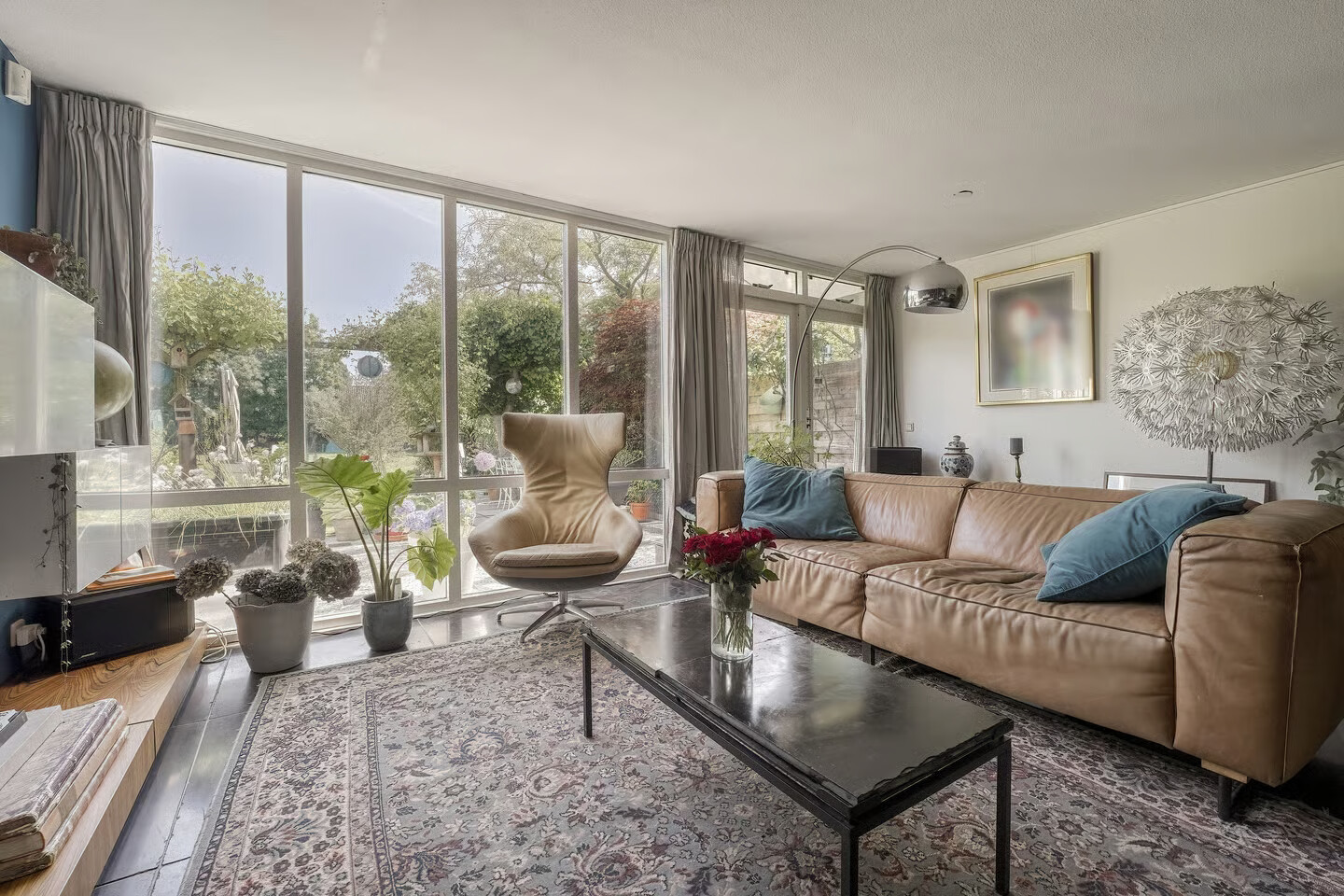 Tussenwoning te koop: Cor van Osnabruggelaan 30, Voorschoten